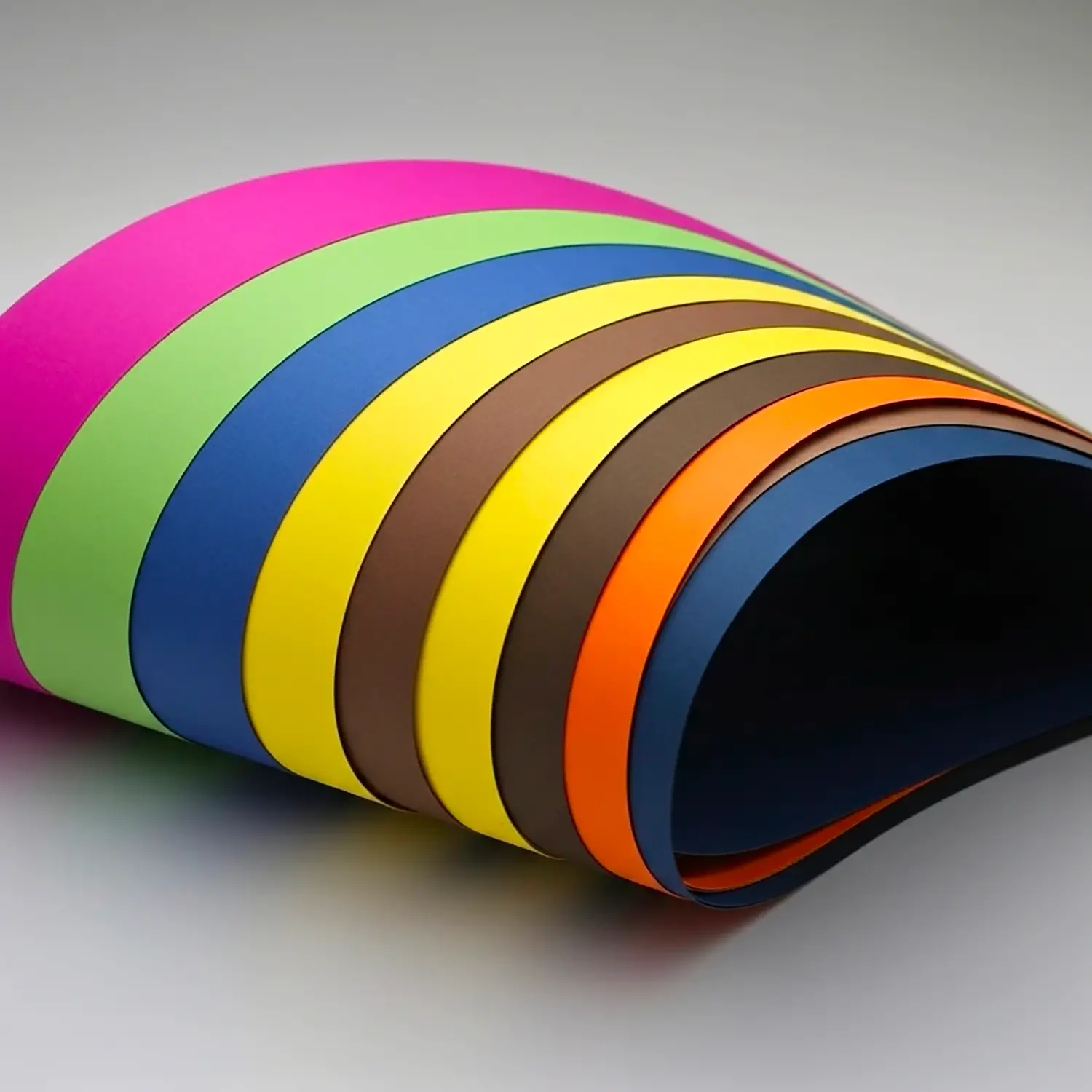 Cartoncino Prisma Monoruvido 220 gr – 50x70 cm - 20 Fogli - 5 Colori Assortiti - Carta e cartoncino